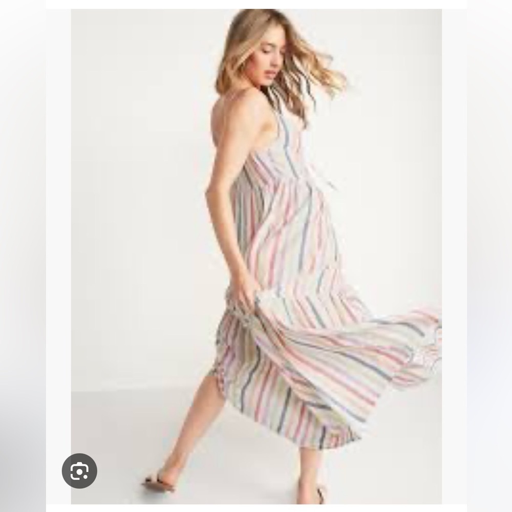 Old Navy Tiered Maxi Swing Sundress, size M, Excellent Condition - Picture 4 of 4